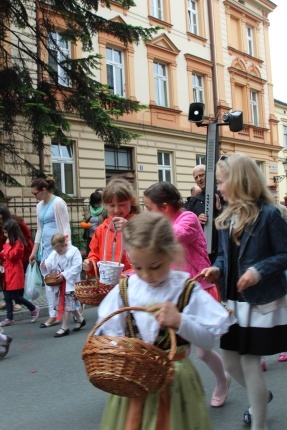 Procesja Bożego Ciała w parafii św. Marii Magdaleny w Cieszynie