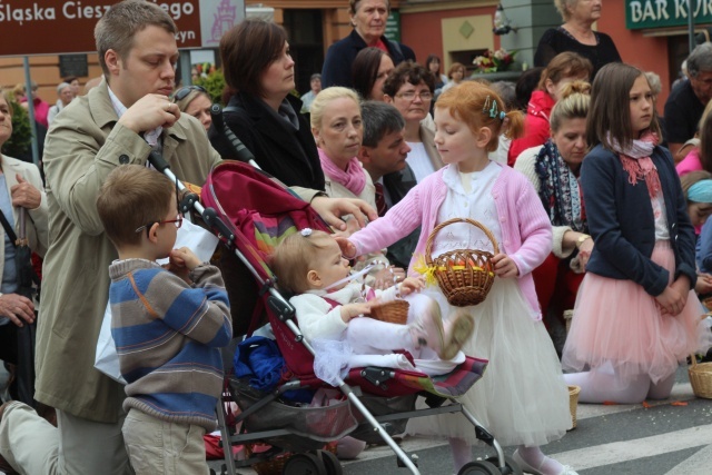 Procesja Bożego Ciała w parafii św. Marii Magdaleny w Cieszynie