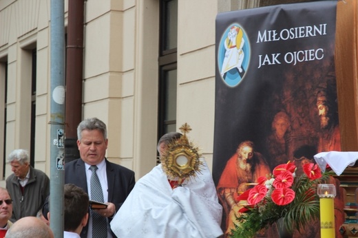 Procesja Bożego Ciała w parafii św. Marii Magdaleny w Cieszynie