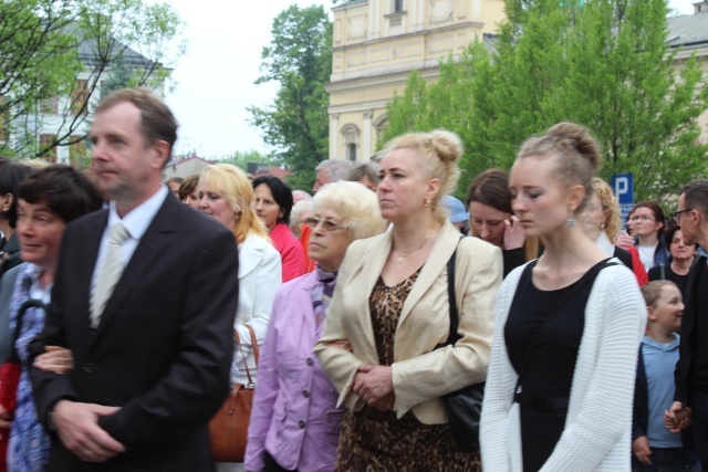 Procesja Bożego Ciała w parafii św. Marii Magdaleny w Cieszynie