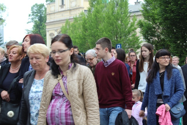 Procesja Bożego Ciała w parafii św. Marii Magdaleny w Cieszynie