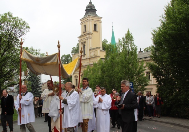 Procesja Bożego Ciała w parafii św. Marii Magdaleny w Cieszynie