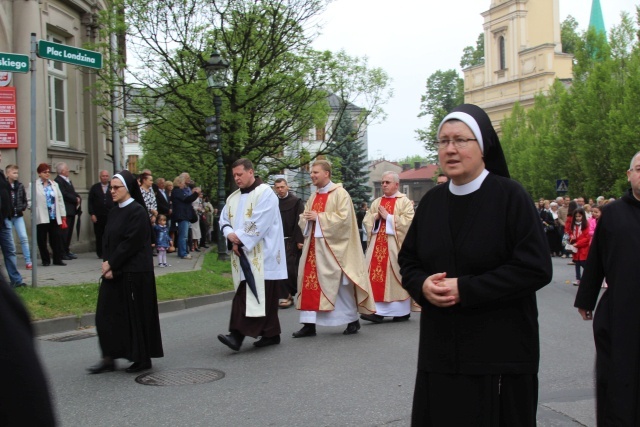 Procesja Bożego Ciała w parafii św. Marii Magdaleny w Cieszynie