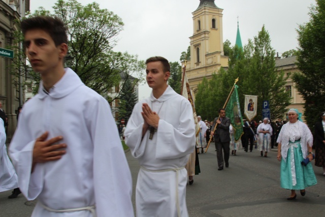 Procesja Bożego Ciała w parafii św. Marii Magdaleny w Cieszynie