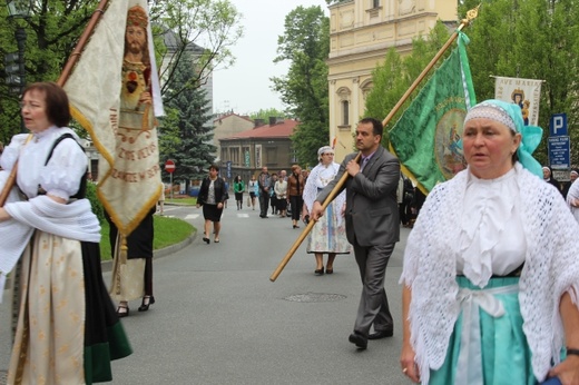 Procesja Bożego Ciała w parafii św. Marii Magdaleny w Cieszynie