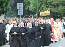 Procesja przeszła szlakiem domów zakonnych na terenie parafii