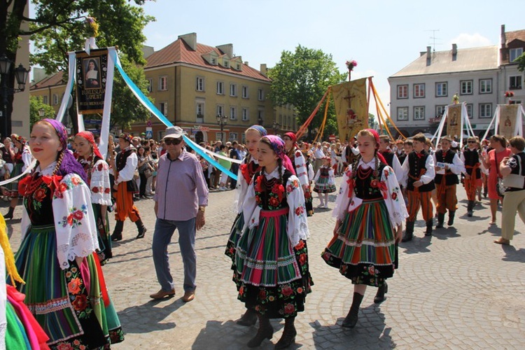 Boże Ciało w Łowiczu - Procesja