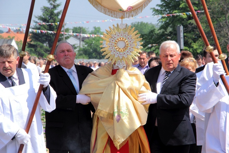 Procesja Bożego Ciała w Oporowie