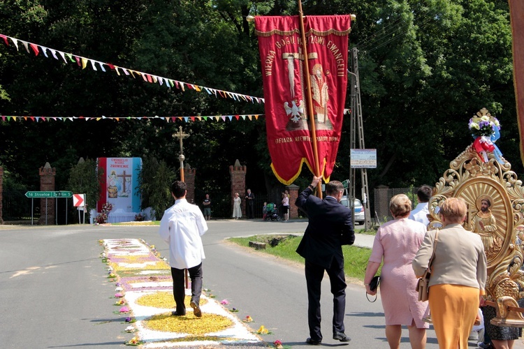 Procesja Bożego Ciała w Oporowie