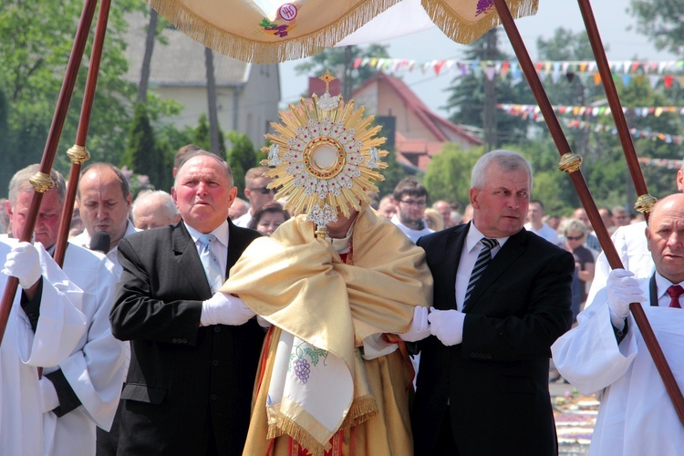 Procesja Bożego Ciała w Oporowie