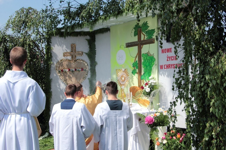 Procesja Bożego Ciała w Oporowie