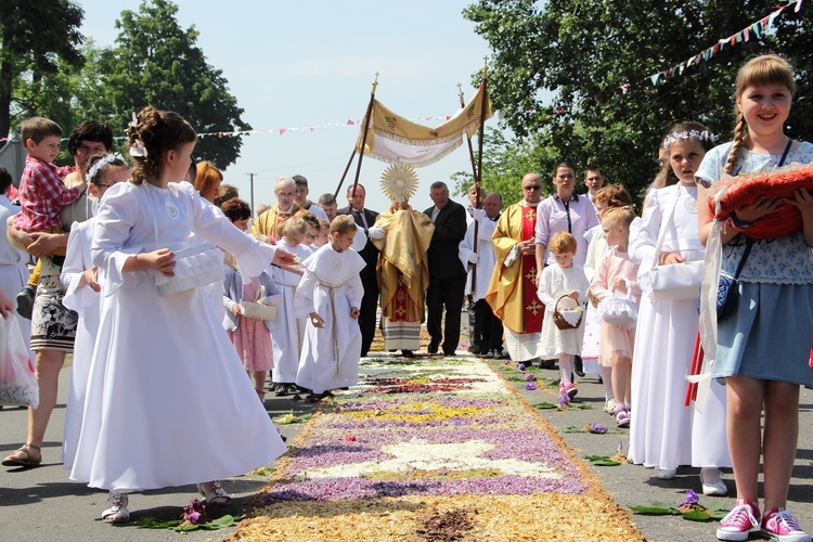 Procesja Bożego Ciała w Oporowie