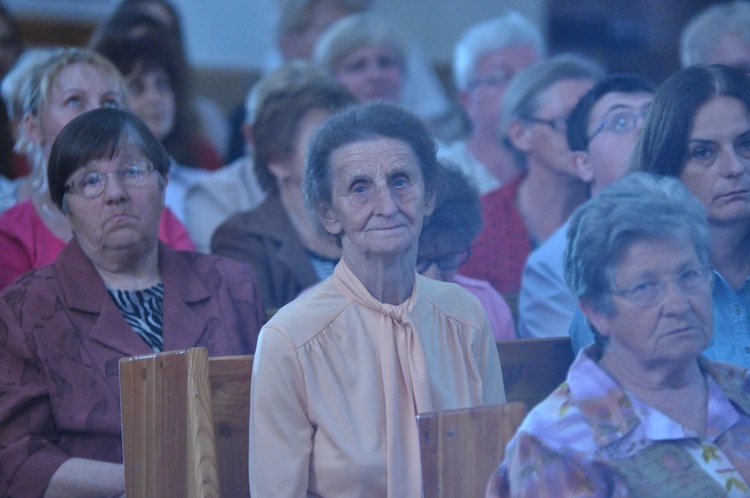 Uwielbienie w Straszęcinie