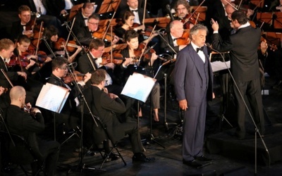 Andrea Bocelli zaśpiewał dla rodzin