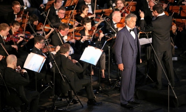 Andrea Bocelli zaśpiewał dla rodzin