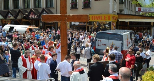 Symbole ŚDM na Krupówkach
