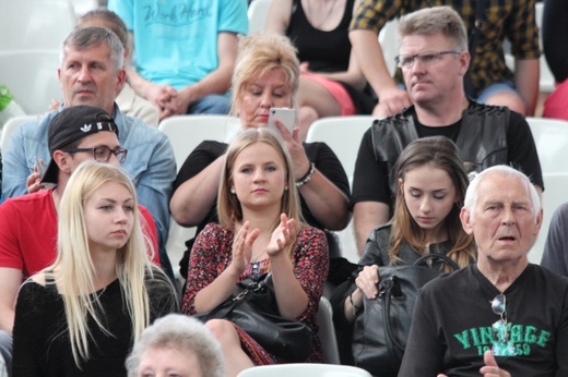 By świat usłyszał 2016