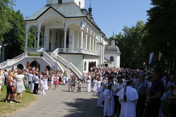 Pielgrzymka dzieci pierwszokomunijnych