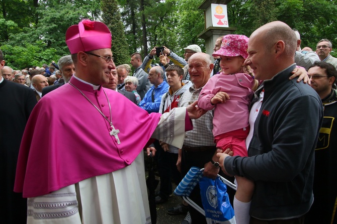 Pielgrzymka mężczyzn do MB Piekarskiej - cz. 2