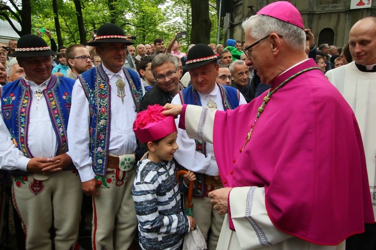 Pielgrzymka mężczyzn do MB Piekarskiej - cz. 2