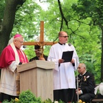 Nabożeństwo majowe na pielgrzymce w Piekarach Śląskich