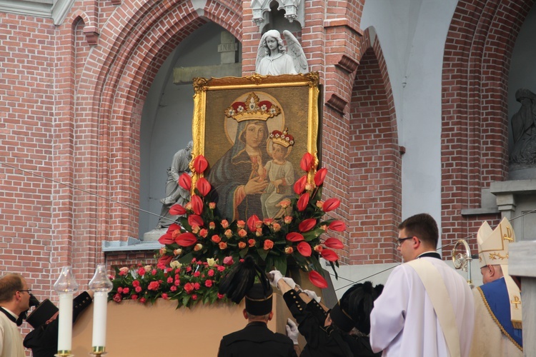 Nabożeństwo majowe na pielgrzymce w Piekarach Śląskich