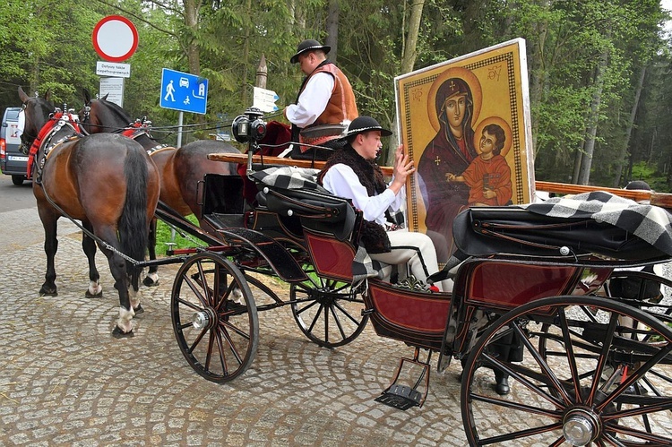 Z widokiem na góry