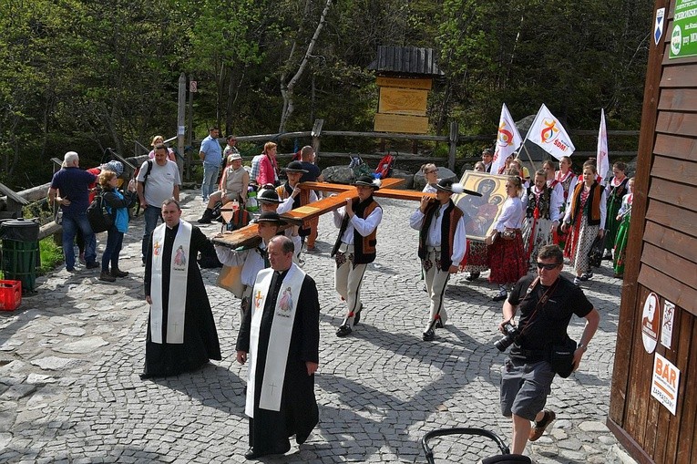 Z widokiem na góry