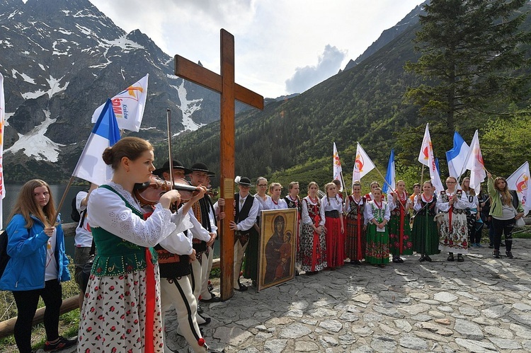 Z widokiem na góry