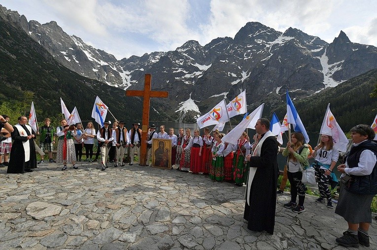Z widokiem na góry