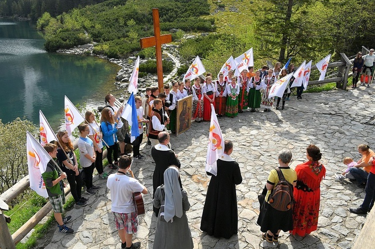 Z widokiem na góry