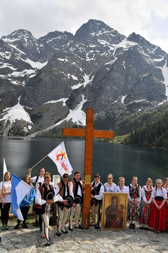 Z widokiem na góry