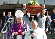 ▲	Pożegnanie śp. ks. Paranycza w podleskim kościele. 