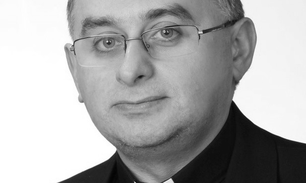 Jest termin pogrzebu ks. Mrochena