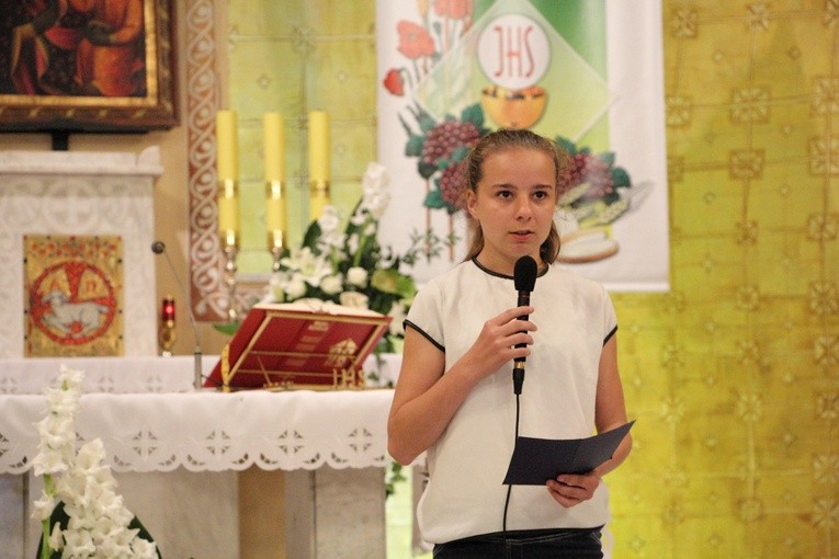 Występ dzieci ze świetlicy Caritas