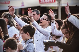 Występy przyciągnęły na tarnogórski rynek tłumy mieszkańców.