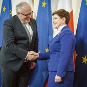 Dyplomatyczna grzeczność czy zmiana w podejściu Komisji do suwerennego państwa? Frans Timmermans miałby się z czego tłumaczyć przed Polską. Do tej pory oczekiwał tego od Warszawy.