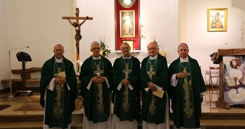 Członkowie grupy kontaktowej episkopatów Polski i Niemiec