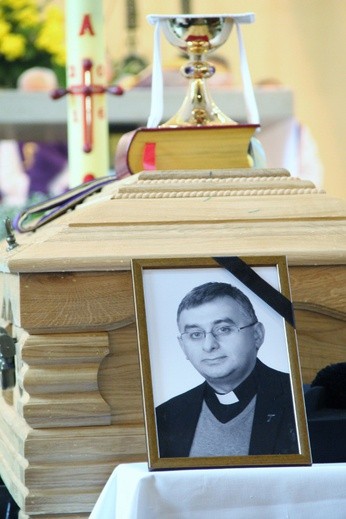 Pogrzeb ks. Wojciecha Mrochena
