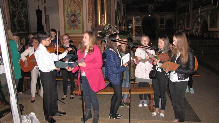 Peregrynacja symboli ŚDM w Czarnym Dunajcu - cz.2