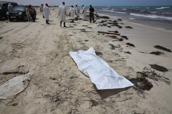 Co najmniej 104 ciała migrantów znaleziono na plażach
