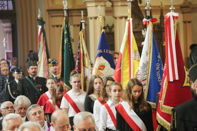 Ostatnie pożegnanie śp. ks. inf. Stanisława Dadaka w Wilamowicach