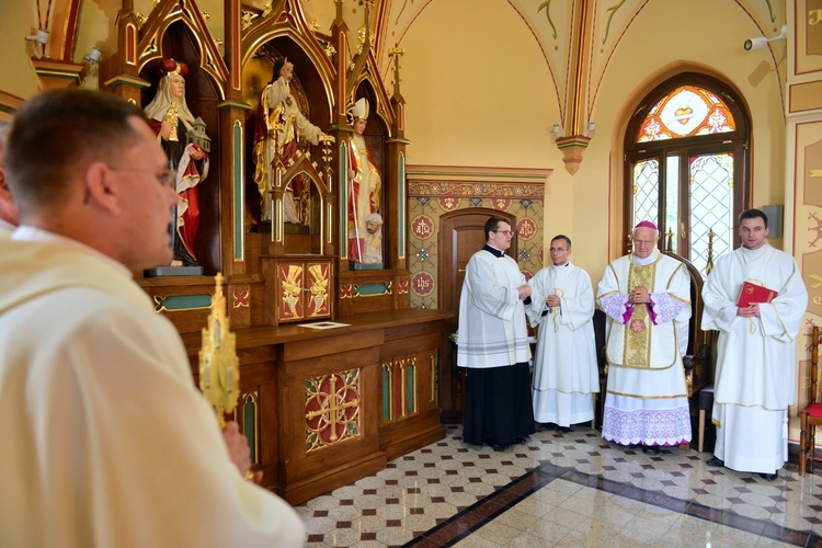 Poświęcenie ołtarza - Kraszowice