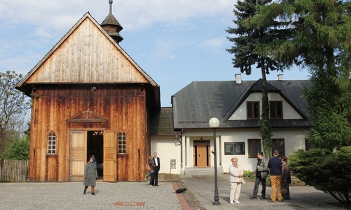 Kościółek w Puszczy Mariańskiej - kolebce marianów, pierwszego męskiego zgromadzenia założonego na ziemiach polskich
