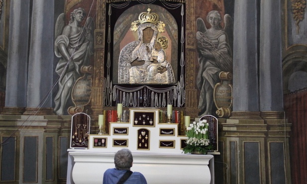 Cudowny obraz Matki Bożej Bolesnej w Goźlinie, przed którym miał przyjść na świat Jan Papka