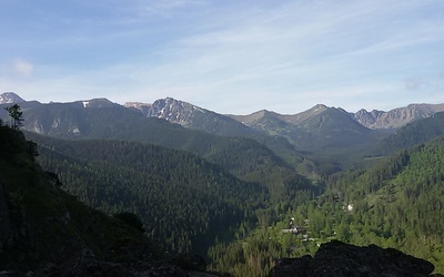 Tatry: Zmasakrowane zwłoki przy szlaku