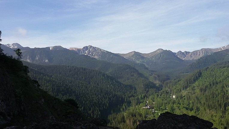 Tatry: Zmasakrowane zwłoki przy szlaku