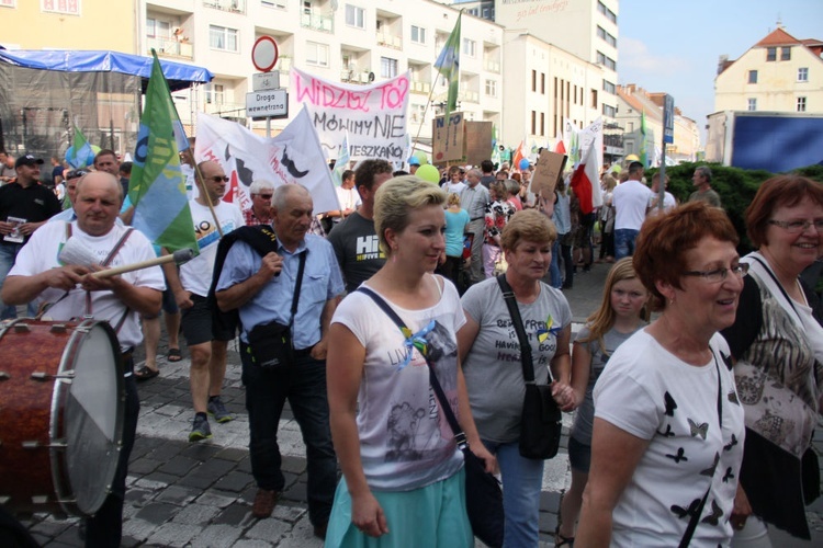 Festiwalowa manifestacja przeciw powiększeniu Opola kosztem gmin