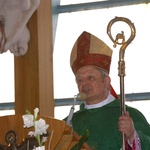 Bp Henryk Tomasik przewodniczył Mszy św. inaugurującej Tydzień Społeczny