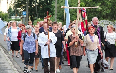 Na jubileusz w pielgrzymkach przyszli parafianie miejscowości filialnych, a także wierni z parafii w Ługach (na zdjęciu)